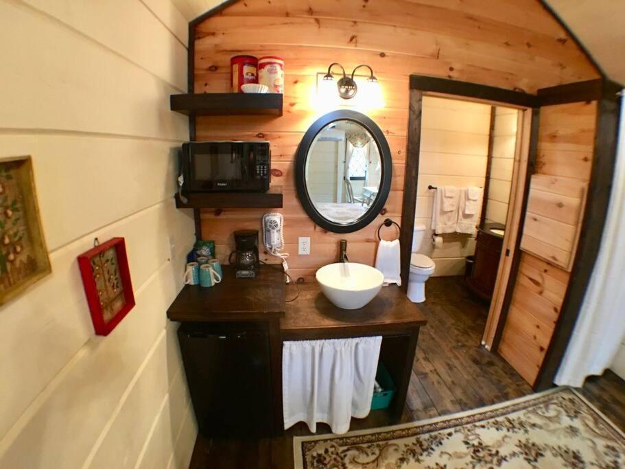 Tiny Home Cottage Near The Smokies #8 Helga 세비어빌 외부 사진